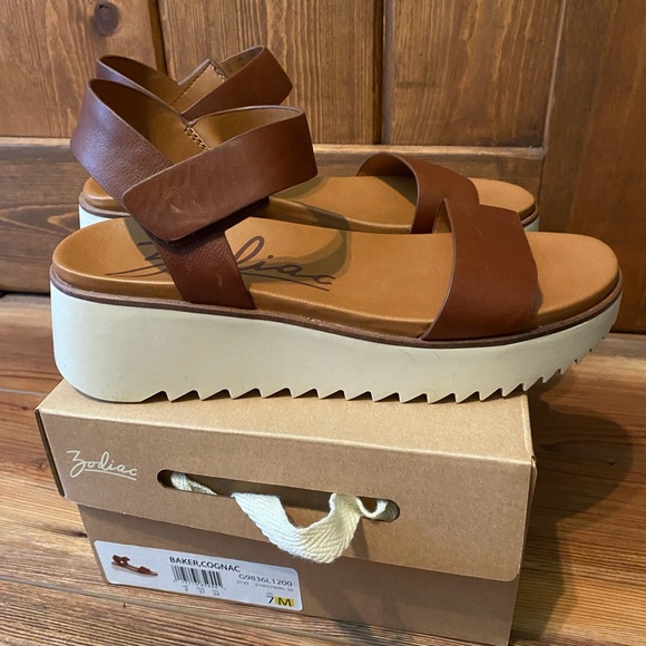 Zodiac Baker Brown Sandals - Picture 6 of 6